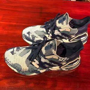 Women’s size 11 Ultraboost 20 teal off white camo